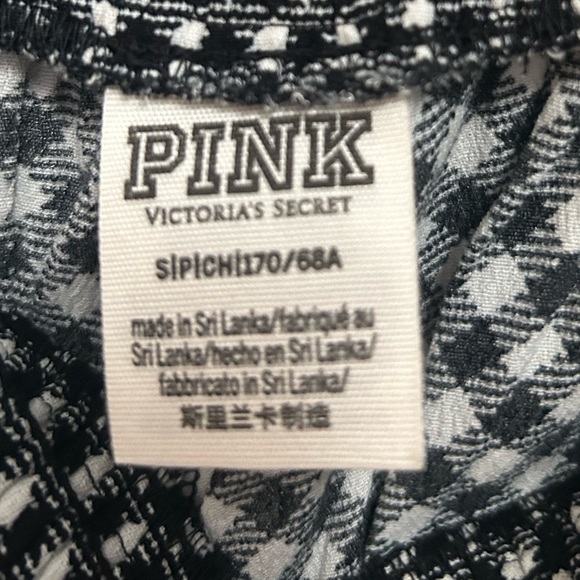 PINK Victoria’s Secret Gingham Daisy Smocked High Waisted Shorts - Picture 9 of 10